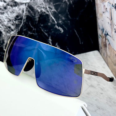 Oakley Sutro Gama alta OSGA454